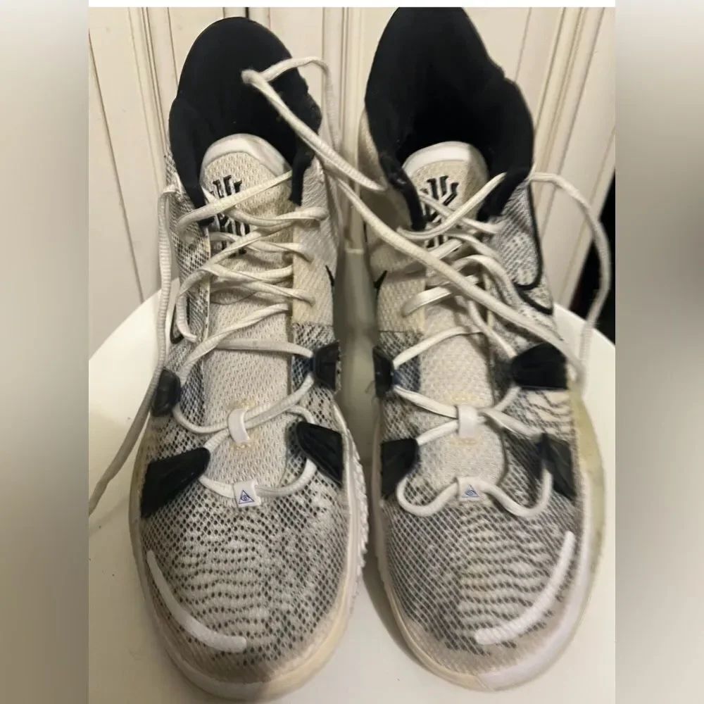 Nike Kyrie 7 Brooklyn Beats Black White CQ9326-100 Mens Size 11.5 Rare